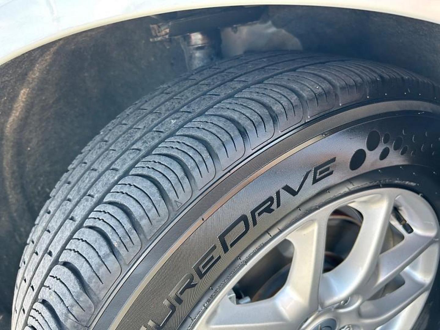 2024 SILVER Chrysler Pacifica (2C4RC1BG2RR) with an V6 3.6 Liter engine, Automatic 9-Spd transmission, located at 412 Auto Vista Drive, Palmdale, 93551, (661) 945-0620, 34.592636, -118.136681 - Photo#13