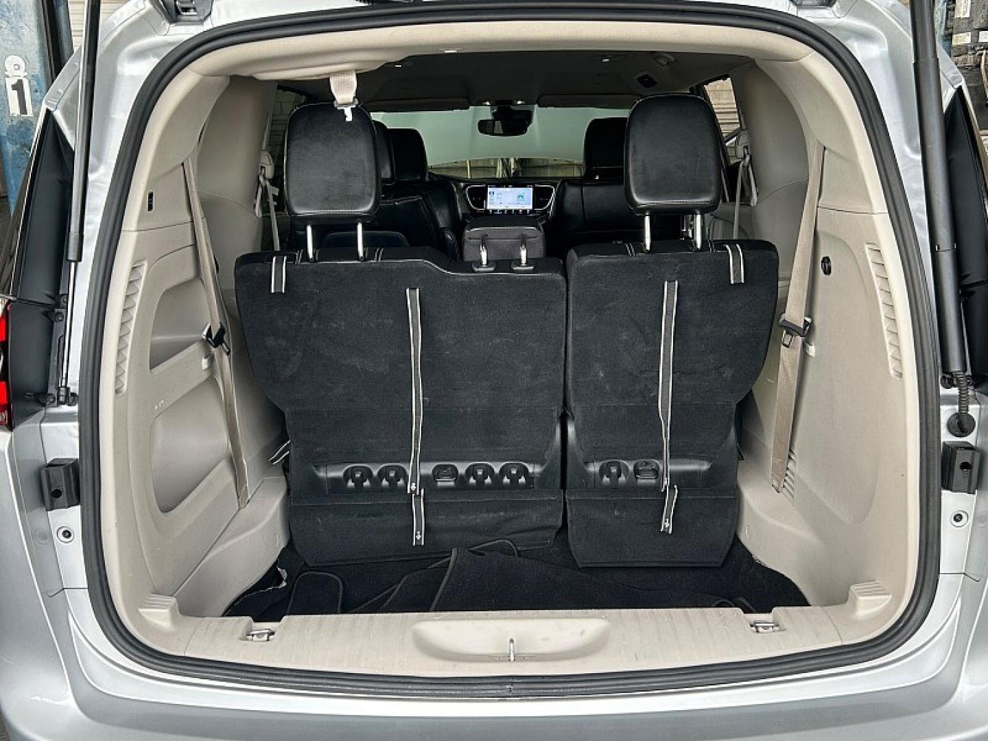 2024 WHITE Chrysler Pacifica (2C4RC1BG0RR) with an V6 3.6 Liter engine, Automatic 9-Spd transmission, located at 412 Auto Vista Drive, Palmdale, 93551, (661) 945-0620, 34.592636, -118.136681- Photo#30
