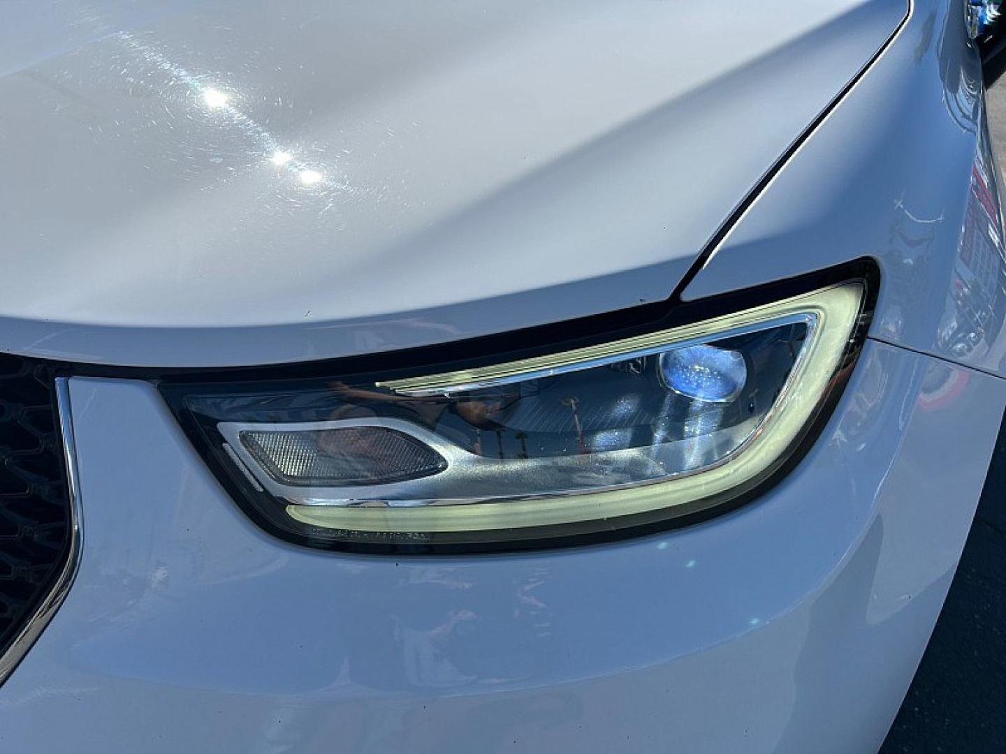 2024 WHITE Chrysler Pacifica (2C4RC1BGXRR) with an V6 3.6 Liter engine, Automatic 9-Spd transmission, located at 412 Auto Vista Drive, Palmdale, 93551, (661) 945-0620, 34.592636, -118.136681- Photo#4