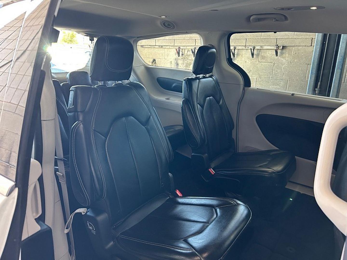 2024 WHITE Chrysler Pacifica (2C4RC1BGXRR) with an V6 3.6 Liter engine, Automatic 9-Spd transmission, located at 412 Auto Vista Drive, Palmdale, 93551, (661) 945-0620, 34.592636, -118.136681- Photo#29