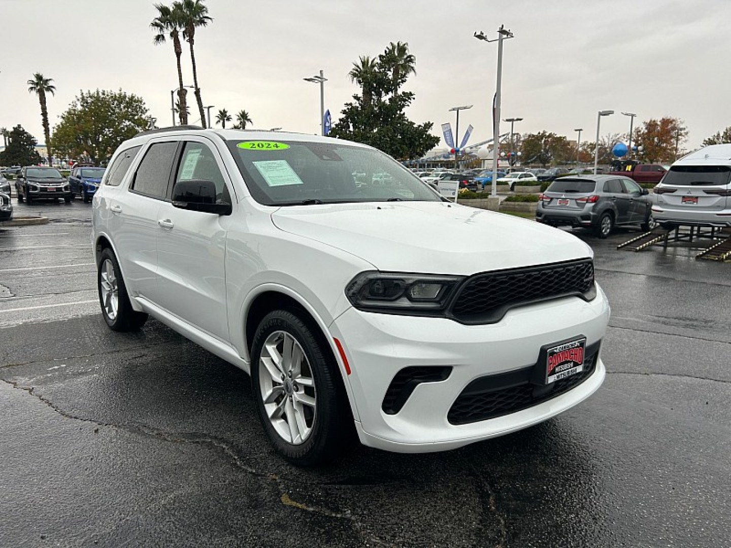 2024 WHITE /BLACK Dodge Durango (1C4RDHDG9RC) with an V6 3.6 Liter engine, Automatic 8-Spd transmission, located at 412 Auto Vista Drive, Palmdale, 93551, (661) 945-0620, 34.592636, -118.136681- Photo#0