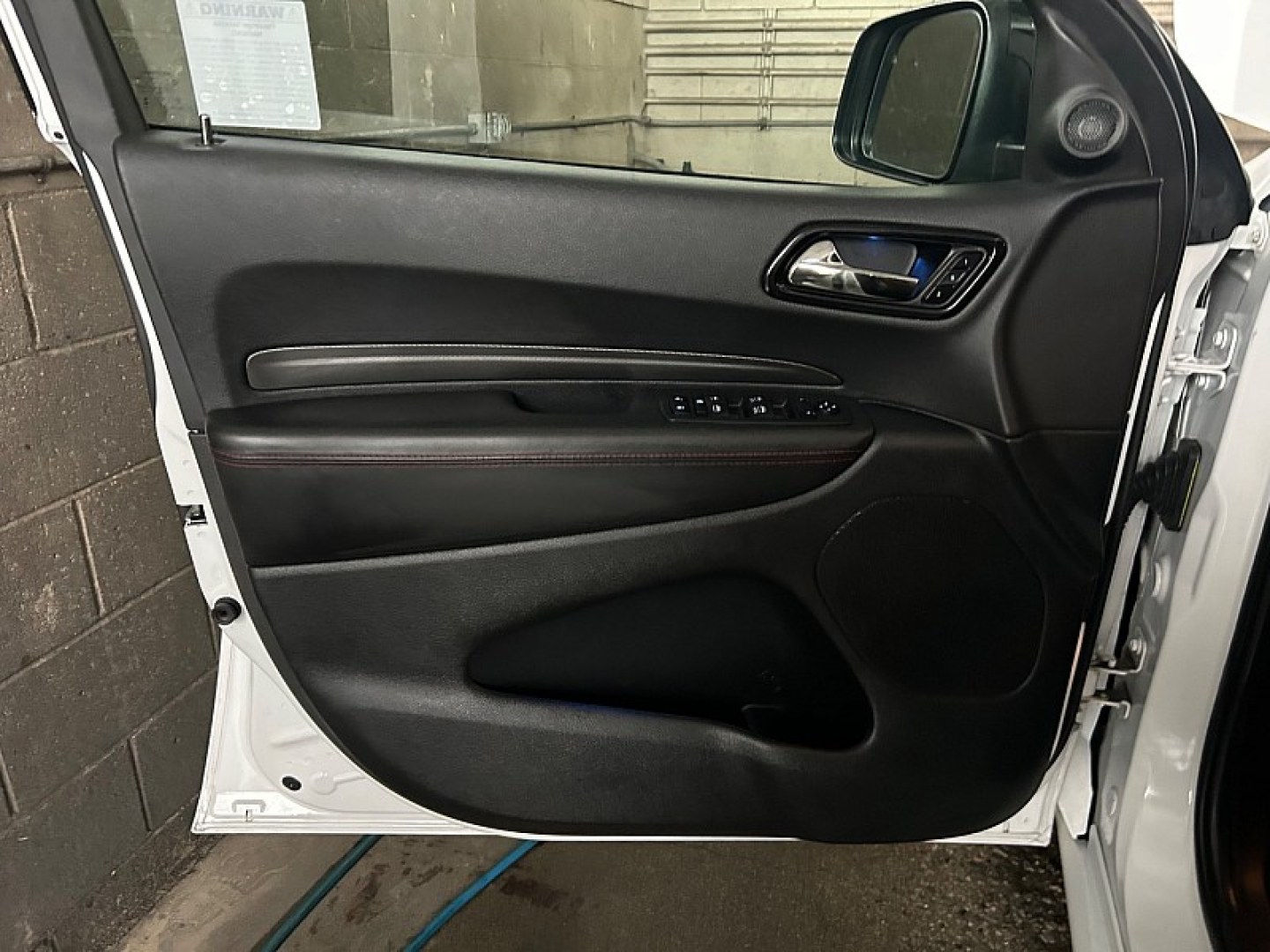 2024 WHITE /BLACK Dodge Durango (1C4RDHDG9RC) with an V6 3.6 Liter engine, Automatic 8-Spd transmission, located at 412 Auto Vista Drive, Palmdale, 93551, (661) 945-0620, 34.592636, -118.136681- Photo#16