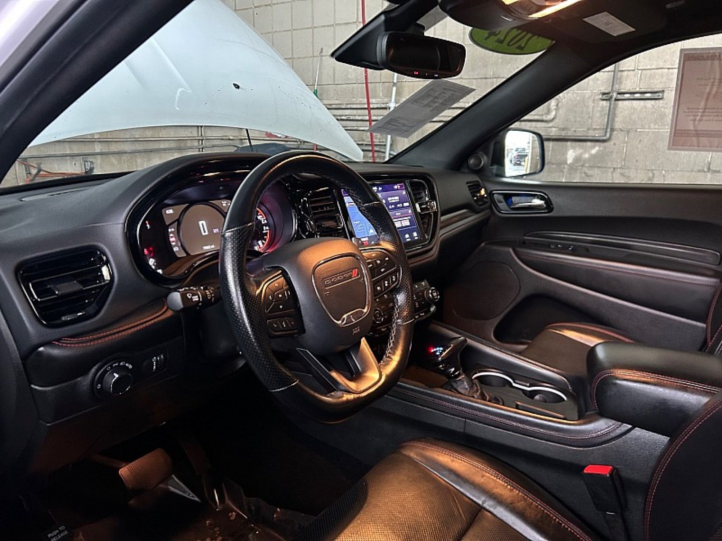 2024 WHITE /BLACK Dodge Durango (1C4RDHDG9RC) with an V6 3.6 Liter engine, Automatic 8-Spd transmission, located at 412 Auto Vista Drive, Palmdale, 93551, (661) 945-0620, 34.592636, -118.136681- Photo#17