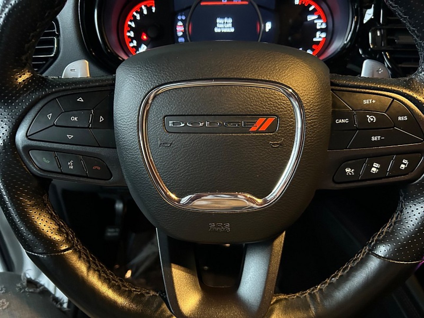 2024 WHITE /BLACK Dodge Durango (1C4RDHDG9RC) with an V6 3.6 Liter engine, Automatic 8-Spd transmission, located at 412 Auto Vista Drive, Palmdale, 93551, (661) 945-0620, 34.592636, -118.136681- Photo#19