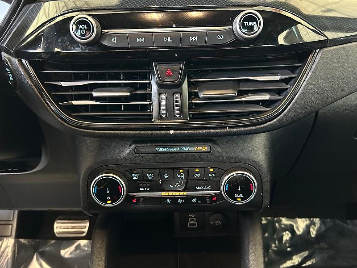 2024 BLACK Ford Escape (1FMCU9MNXRU) with an 3-Cyl EcoBoost Turbo 1.5 Liter engine, Automatic 8-Spd transmission, located at 412 Auto Vista Drive, Palmdale, 93551, (661) 945-0620, 34.592636, -118.136681 - Photo#18