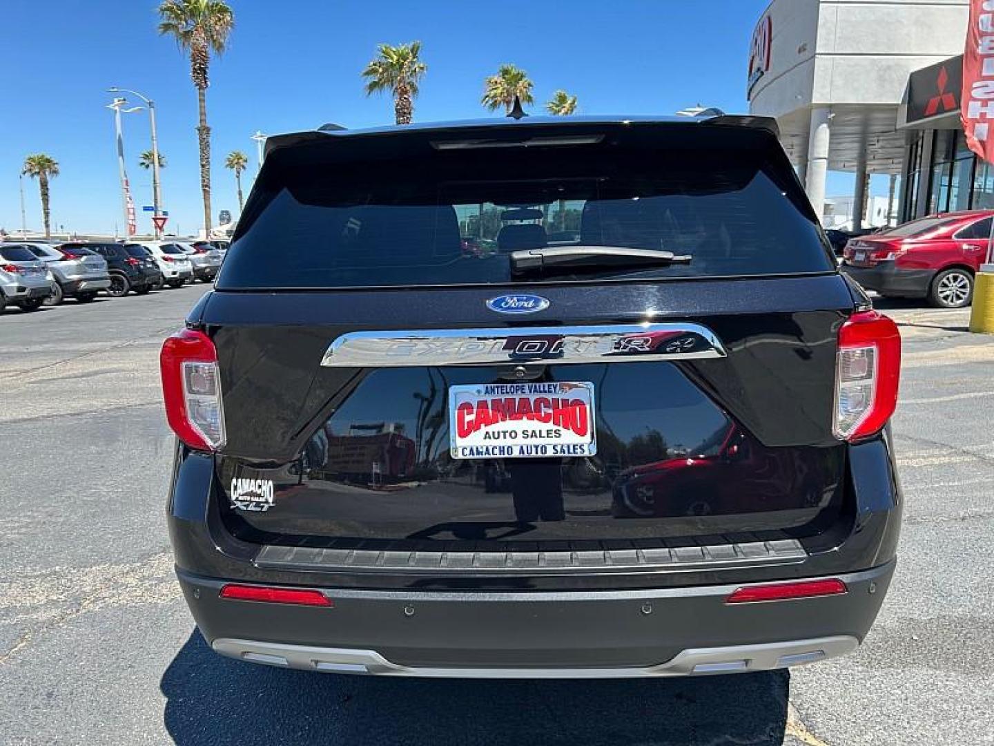 2024 BLACK Ford Explorer (1FMSK7DH1RG) with an 4-Cyl EcoBoost Turbo 2.3 Liter engine, Automatic 10-Spd transmission, located at 412 Auto Vista Drive, Palmdale, 93551, (661) 945-0620, 34.592636, -118.136681 - Photo#5