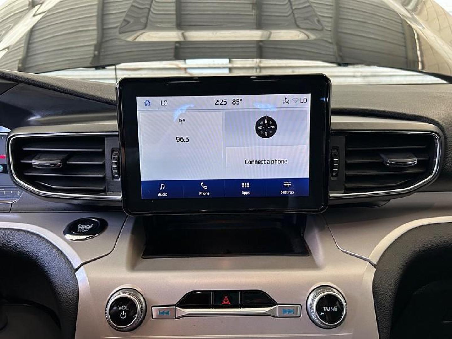 2024 BLACK Ford Explorer (1FMSK7DH1RG) with an 4-Cyl EcoBoost Turbo 2.3 Liter engine, Automatic 10-Spd transmission, located at 412 Auto Vista Drive, Palmdale, 93551, (661) 945-0620, 34.592636, -118.136681 - Photo#22