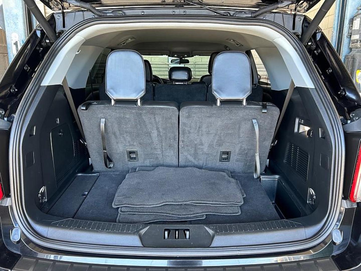 2024 BLACK Ford Explorer (1FMSK7DH1RG) with an 4-Cyl EcoBoost Turbo 2.3 Liter engine, Automatic 10-Spd transmission, located at 412 Auto Vista Drive, Palmdale, 93551, (661) 945-0620, 34.592636, -118.136681 - Photo#26