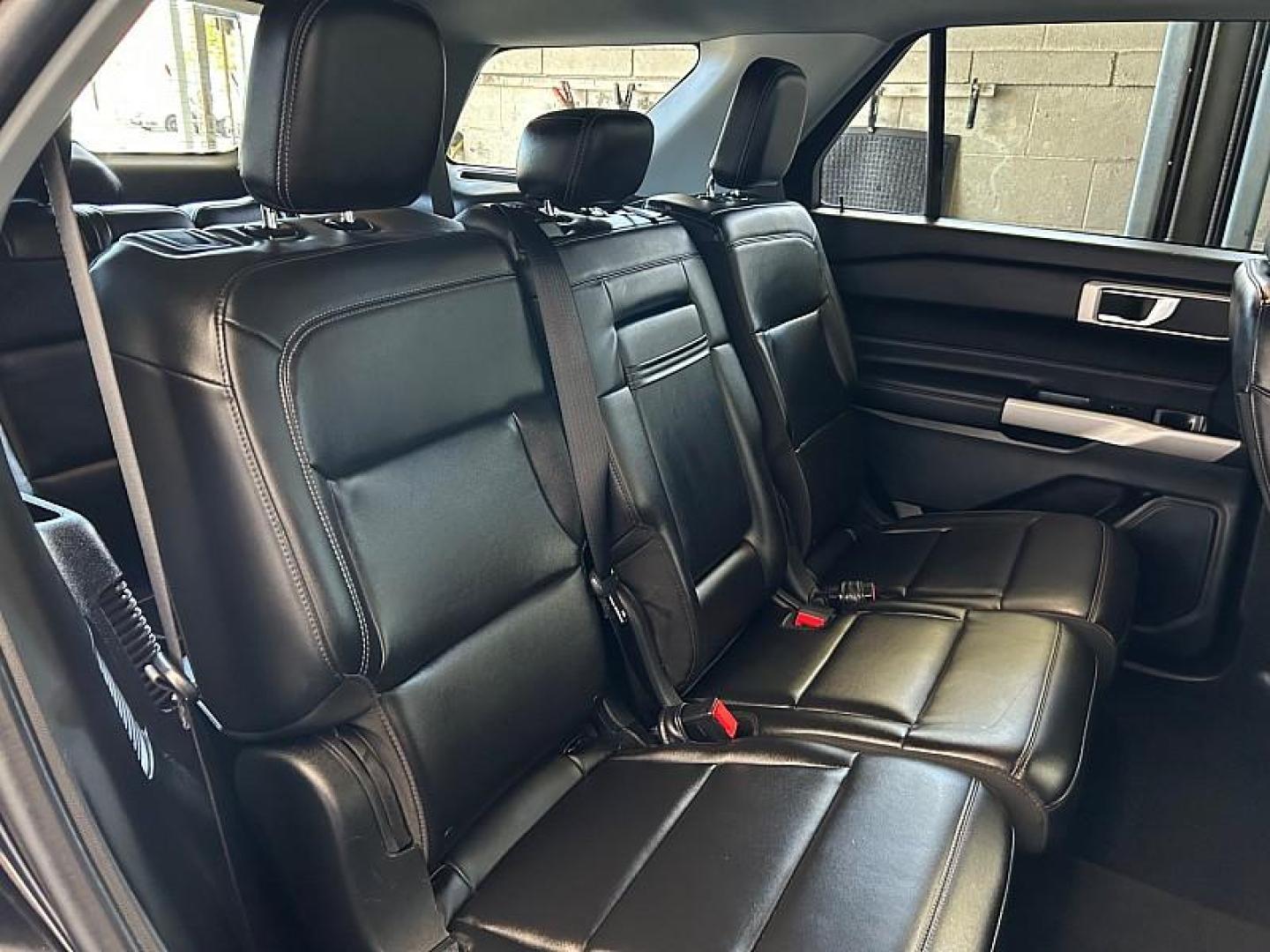 2024 BLACK Ford Explorer (1FMSK7DH1RG) with an 4-Cyl EcoBoost Turbo 2.3 Liter engine, Automatic 10-Spd transmission, located at 412 Auto Vista Drive, Palmdale, 93551, (661) 945-0620, 34.592636, -118.136681 - Photo#27