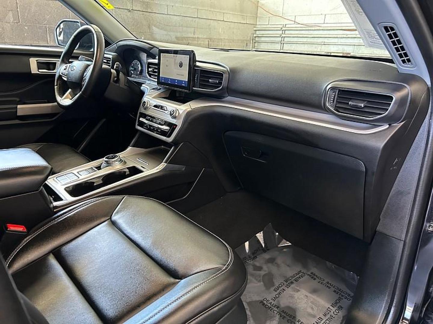2024 BLACK Ford Explorer (1FMSK7DH1RG) with an 4-Cyl EcoBoost Turbo 2.3 Liter engine, Automatic 10-Spd transmission, located at 412 Auto Vista Drive, Palmdale, 93551, (661) 945-0620, 34.592636, -118.136681 - Photo#28