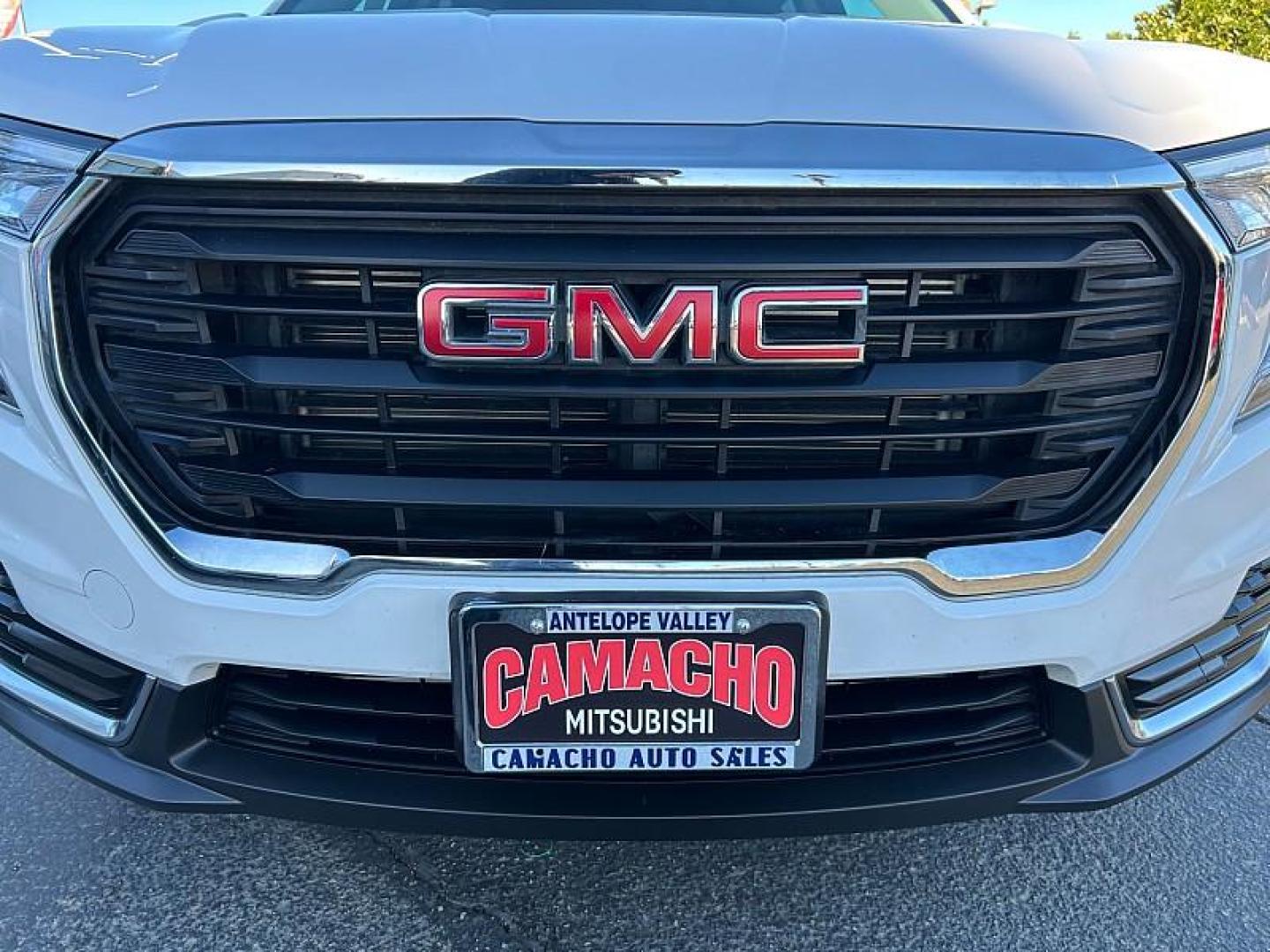 2024 WHITE GMC Terrain (3GKALMEG7RL) with an 4-Cyl Turbo 1.5 Liter engine, Automatic 9-Spd transmission, located at 412 Auto Vista Drive, Palmdale, 93551, (661) 945-0620, 34.592636, -118.136681 - Photo#9