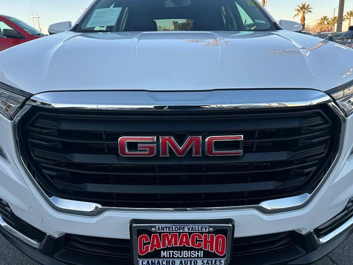 2024 WHITE GMC Terrain (3GKALMEG0RL) with an 4-Cyl Turbo 1.5 Liter engine, Automatic 9-Spd transmission, located at 412 Auto Vista Drive, Palmdale, 93551, (661) 945-0620, 34.592636, -118.136681 - Photo#5