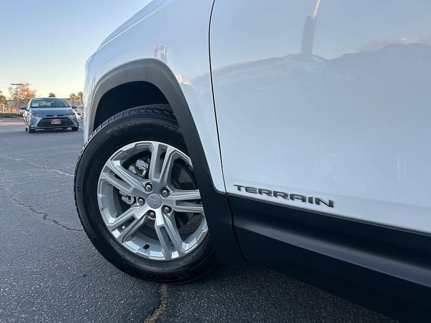 2024 WHITE GMC Terrain (3GKALMEG0RL) with an 4-Cyl Turbo 1.5 Liter engine, Automatic 9-Spd transmission, located at 412 Auto Vista Drive, Palmdale, 93551, (661) 945-0620, 34.592636, -118.136681 - Photo#15