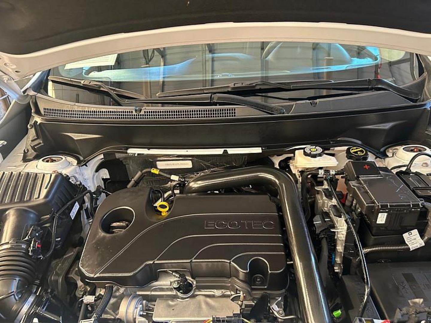 2024 WHITE GMC Terrain (3GKALMEG0RL) with an 4-Cyl Turbo 1.5 Liter engine, Automatic 9-Spd transmission, located at 412 Auto Vista Drive, Palmdale, 93551, (661) 945-0620, 34.592636, -118.136681 - Photo#27