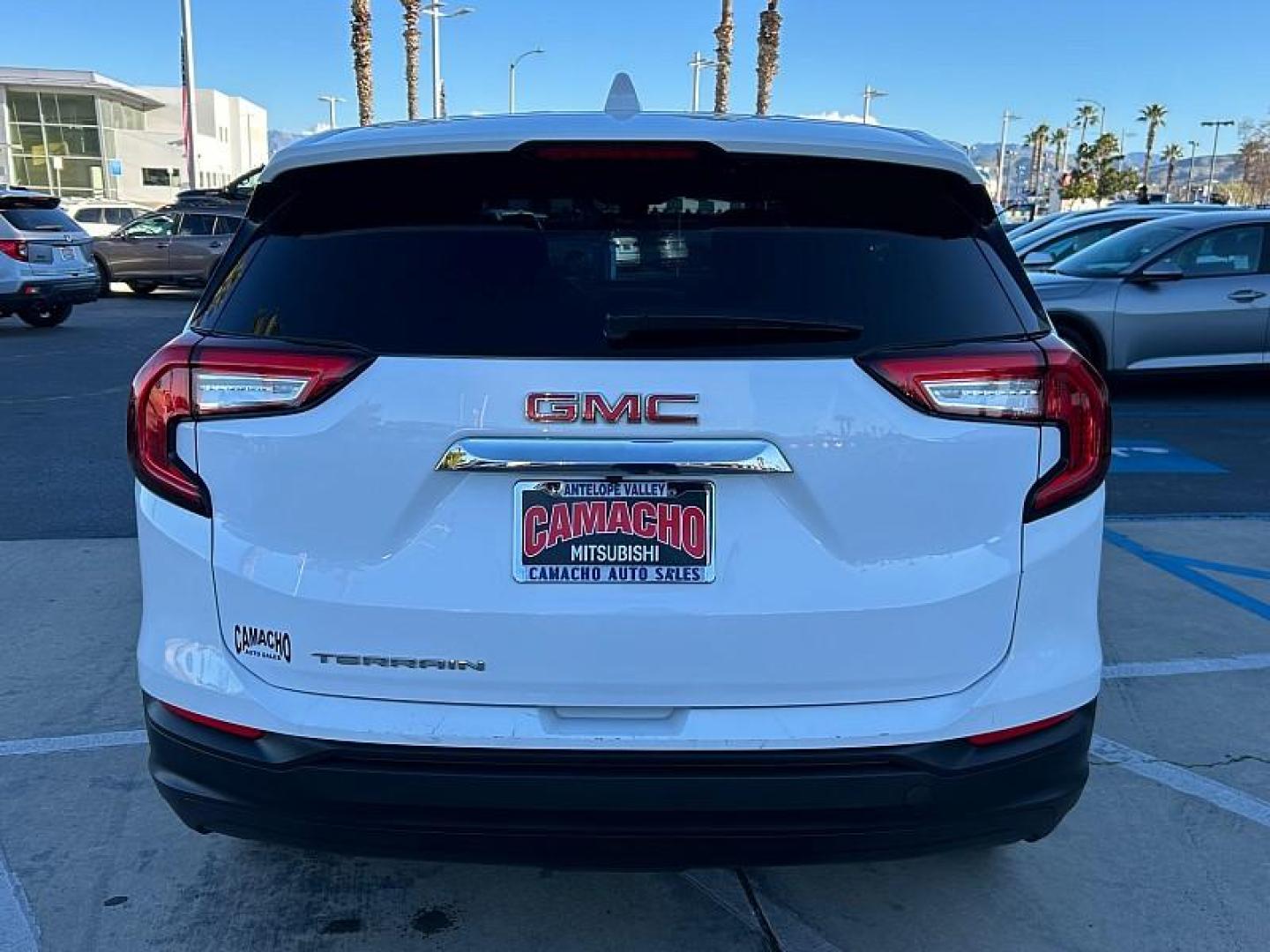 2024 WHITE GMC Terrain (3GKALMEG8RL) with an 4-Cyl Turbo 1.5 Liter engine, Automatic 9-Spd transmission, located at 412 Auto Vista Drive, Palmdale, 93551, (661) 945-0620, 34.592636, -118.136681- Photo#4