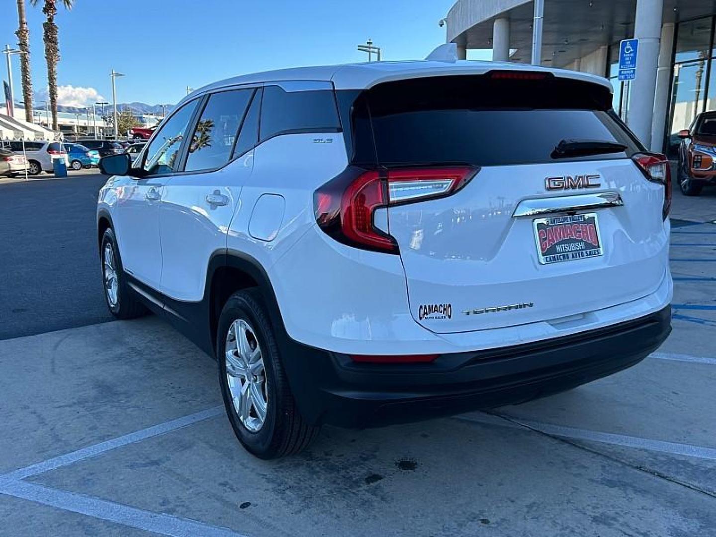 2024 WHITE GMC Terrain (3GKALMEG8RL) with an 4-Cyl Turbo 1.5 Liter engine, Automatic 9-Spd transmission, located at 412 Auto Vista Drive, Palmdale, 93551, (661) 945-0620, 34.592636, -118.136681- Photo#5
