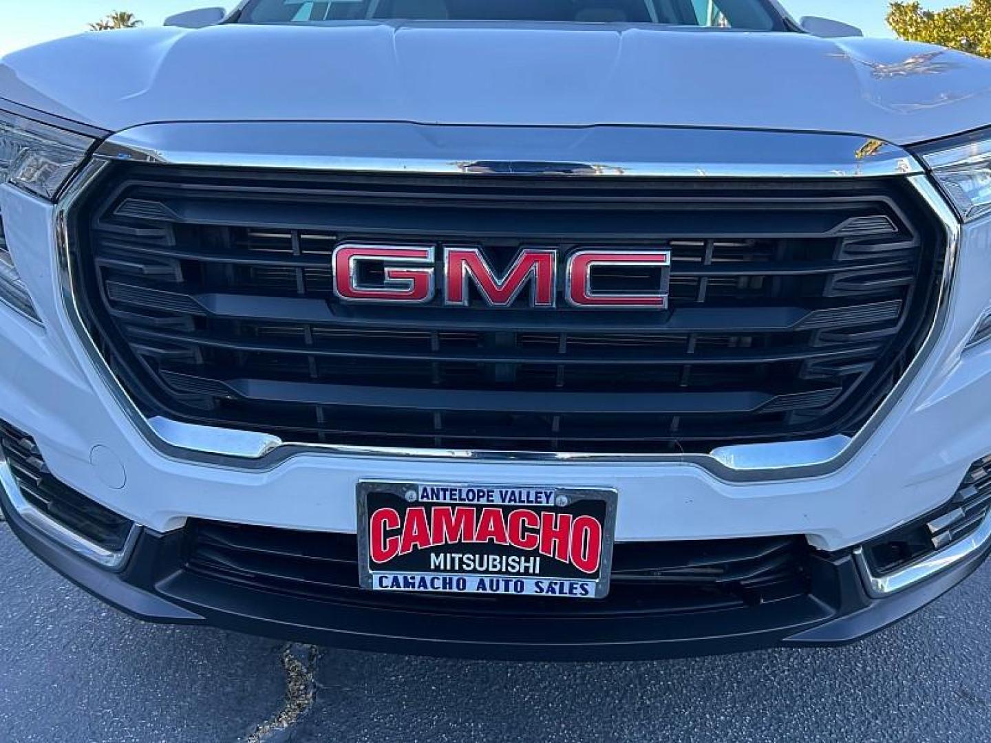 2024 WHITE GMC Terrain (3GKALMEG8RL) with an 4-Cyl Turbo 1.5 Liter engine, Automatic 9-Spd transmission, located at 412 Auto Vista Drive, Palmdale, 93551, (661) 945-0620, 34.592636, -118.136681- Photo#8