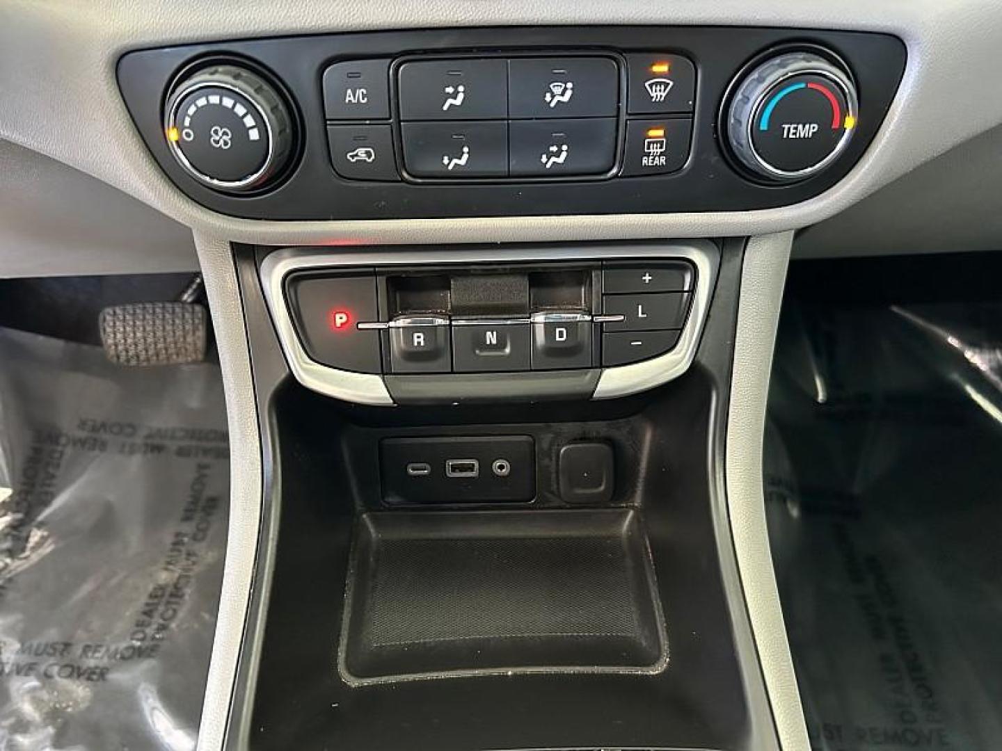2024 WHITE GMC Terrain (3GKALMEG8RL) with an 4-Cyl Turbo 1.5 Liter engine, Automatic 9-Spd transmission, located at 412 Auto Vista Drive, Palmdale, 93551, (661) 945-0620, 34.592636, -118.136681- Photo#21