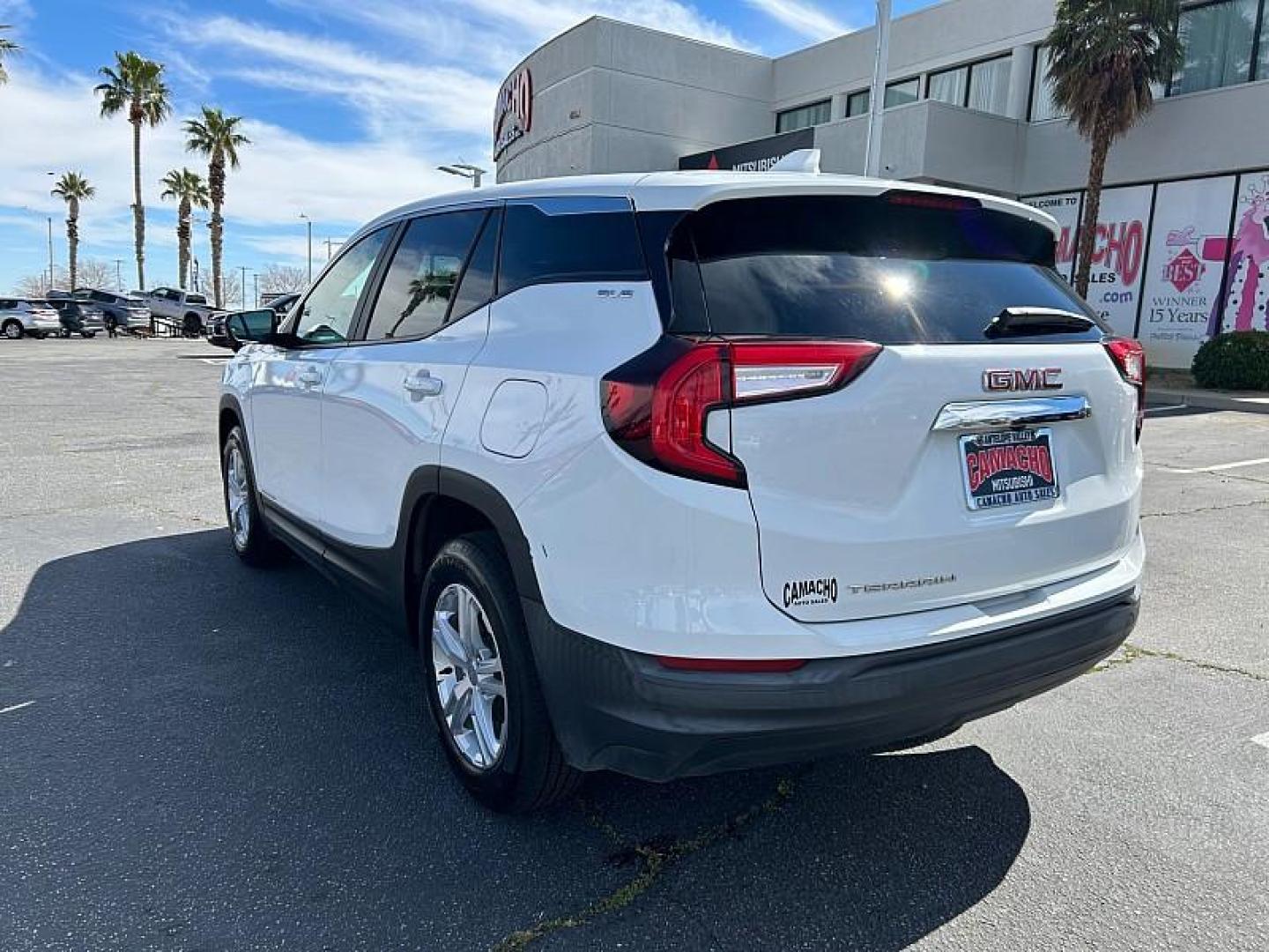 2024 WHITE GMC Terrain (3GKALMEG2RL) with an 4-Cyl Turbo 1.5 Liter engine, Automatic 9-Spd transmission, located at 412 Auto Vista Drive, Palmdale, 93551, (661) 945-0620, 34.592636, -118.136681 - Photo#3