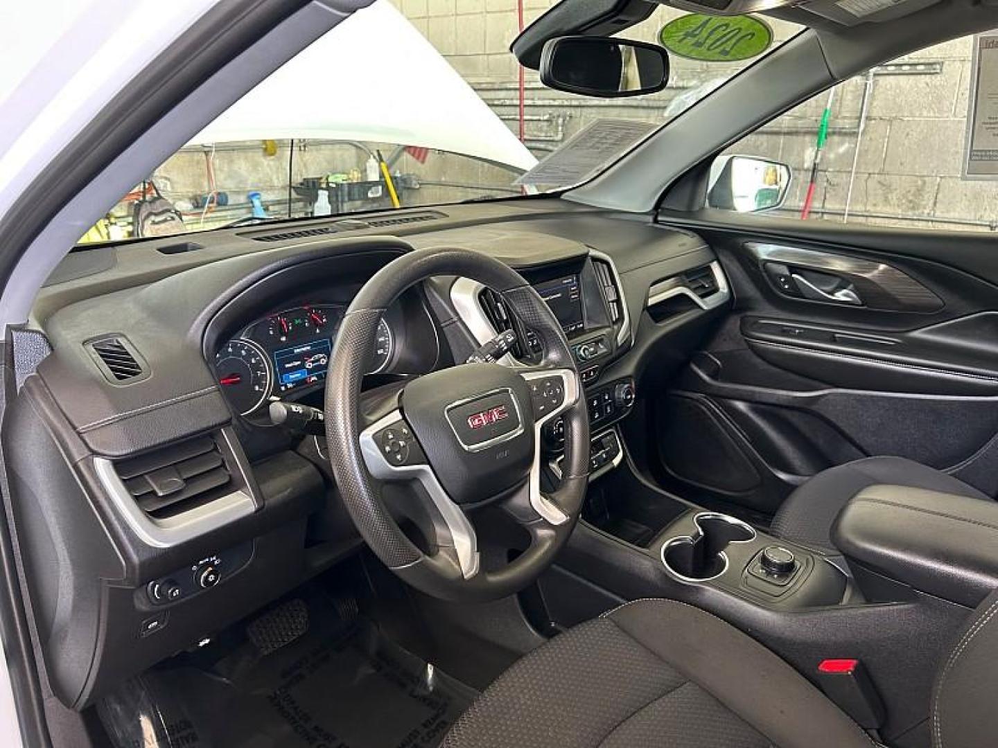 2024 WHITE GMC Terrain (3GKALMEG2RL) with an 4-Cyl Turbo 1.5 Liter engine, Automatic 9-Spd transmission, located at 412 Auto Vista Drive, Palmdale, 93551, (661) 945-0620, 34.592636, -118.136681 - Photo#9