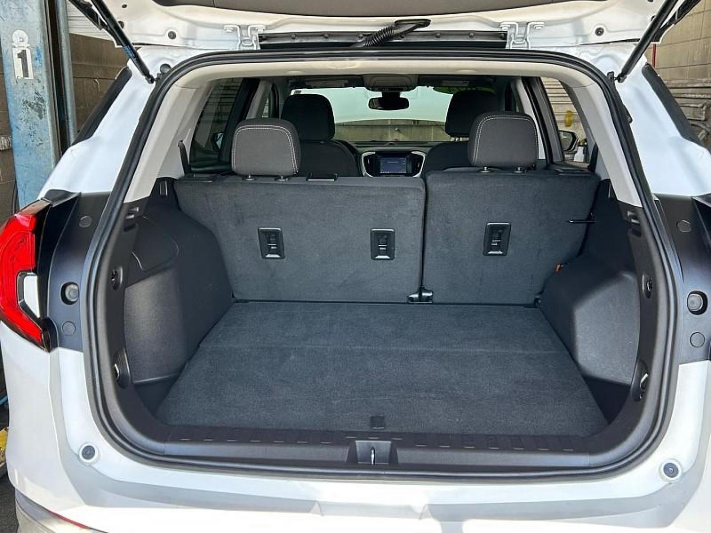 2024 WHITE GMC Terrain (3GKALMEG2RL) with an 4-Cyl Turbo 1.5 Liter engine, Automatic 9-Spd transmission, located at 412 Auto Vista Drive, Palmdale, 93551, (661) 945-0620, 34.592636, -118.136681 - Photo#21