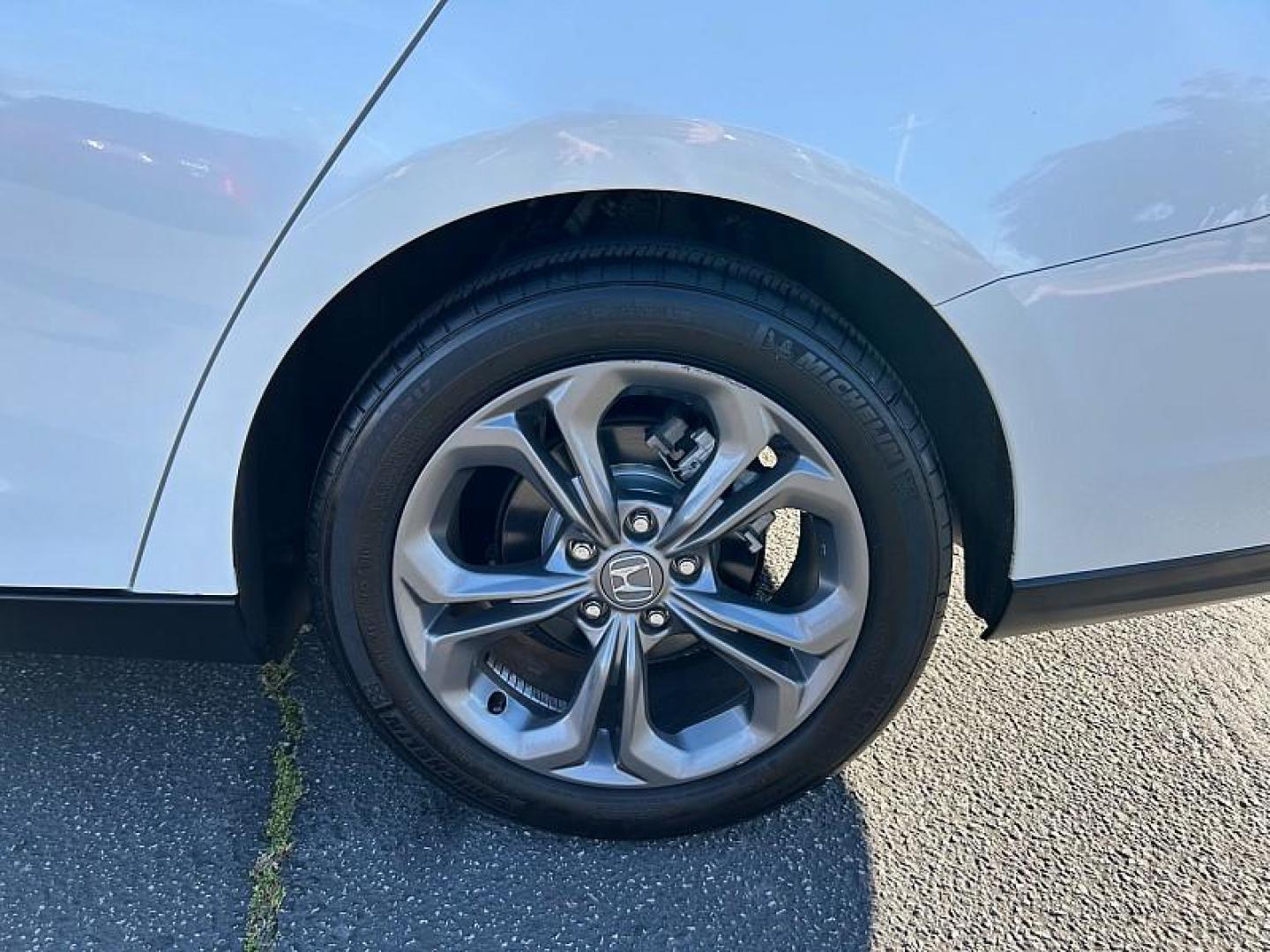 2024 WHITE Honda Accord Sedan (1HGCY1F34RA) with an 4-Cyl Turbo 1.5 Liter engine, Automatic CVT transmission, located at 412 Auto Vista Drive, Palmdale, 93551, (661) 945-0620, 34.592636, -118.136681 - Photo#18