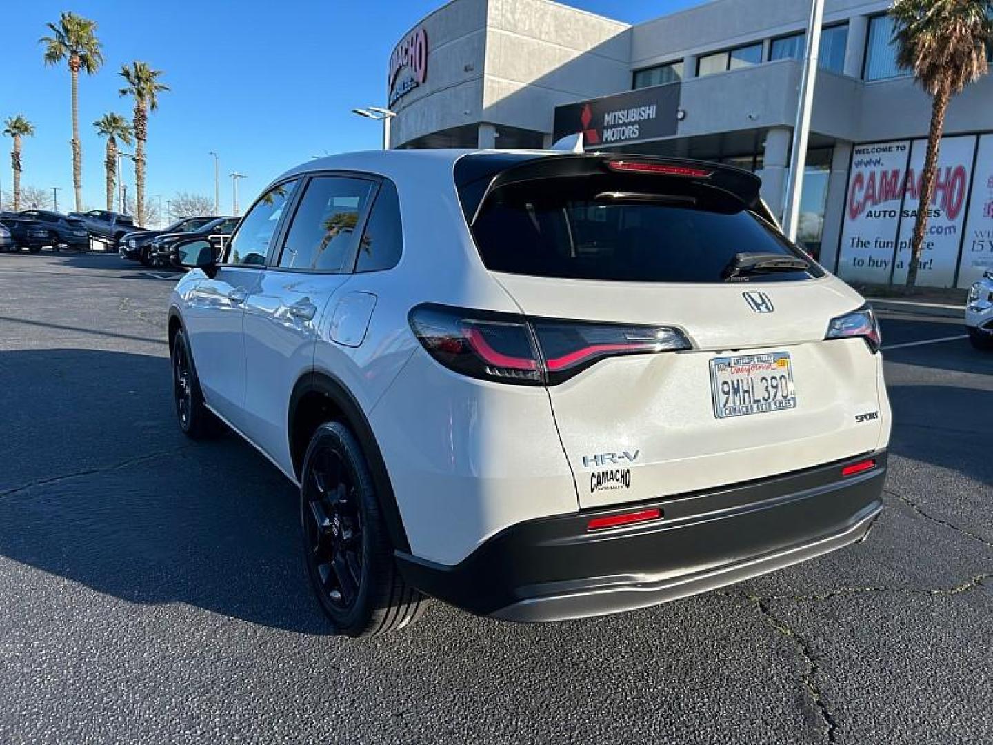 2024 WHITE Honda HR-V (3CZRZ2H5XRM) with an 4-Cyl 2.0 Liter engine, Automatic CVT transmission, located at 412 Auto Vista Drive, Palmdale, 93551, (661) 945-0620, 34.592636, -118.136681 - Photo#8
