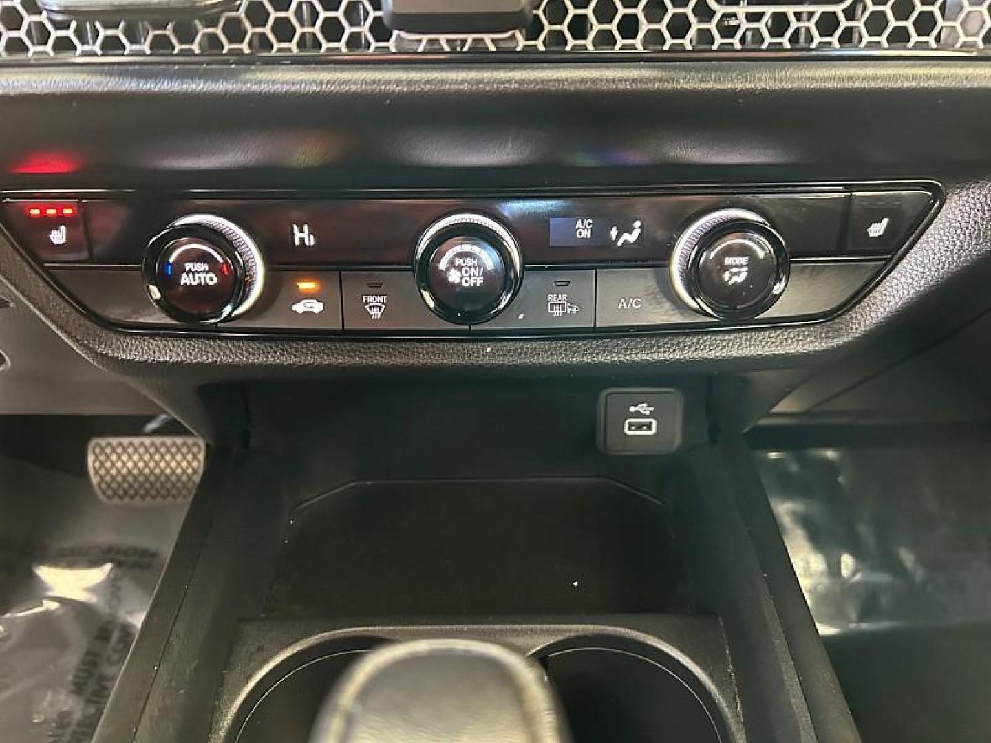 2024 WHITE Honda HR-V (3CZRZ2H5XRM) with an 4-Cyl 2.0 Liter engine, Automatic CVT transmission, located at 412 Auto Vista Drive, Palmdale, 93551, (661) 945-0620, 34.592636, -118.136681 - Photo#17