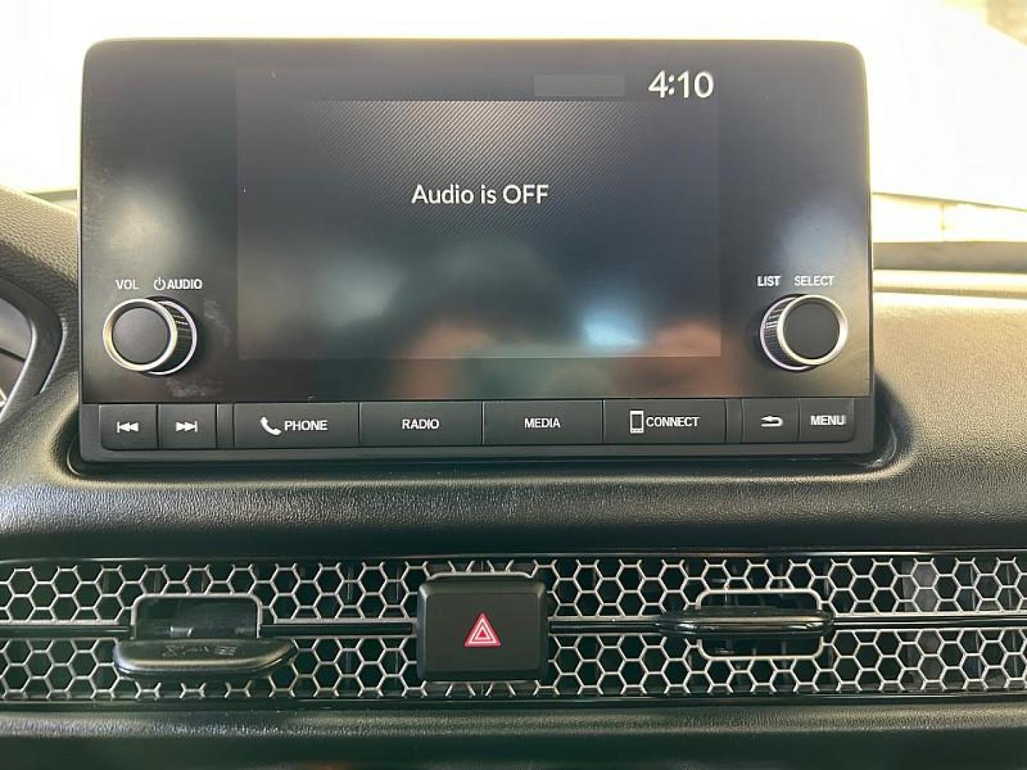 2024 WHITE Honda HR-V (3CZRZ2H5XRM) with an 4-Cyl 2.0 Liter engine, Automatic CVT transmission, located at 412 Auto Vista Drive, Palmdale, 93551, (661) 945-0620, 34.592636, -118.136681 - Photo#18