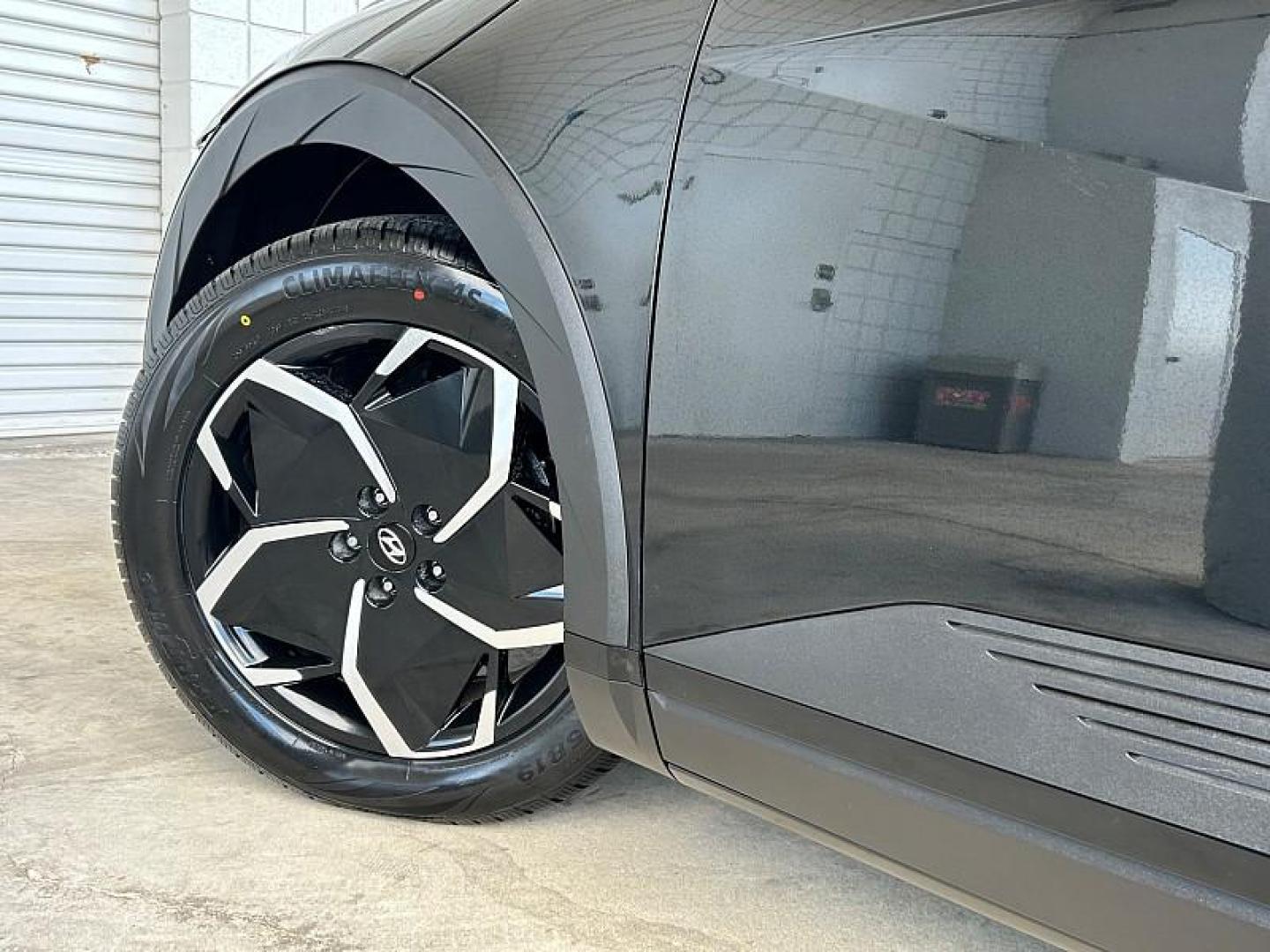 2024 BLACK Hyundai IONIQ 5 (KM8KN4DE6RU) with an 168 kW (225HP) Electric Motor engine, Single-speed Reduction Gear transmission, located at 412 Auto Vista Drive, Palmdale, 93551, (661) 945-0620, 34.592636, -118.136681 - Photo#25