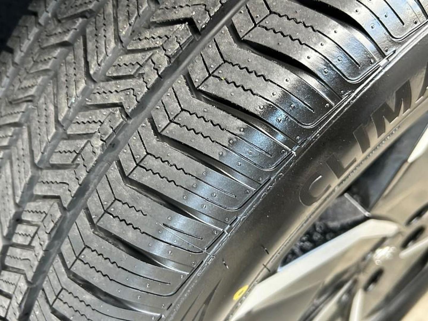 2024 BLACK Hyundai IONIQ 5 (KM8KN4DE6RU) with an 168 kW (225HP) Electric Motor engine, Single-speed Reduction Gear transmission, located at 412 Auto Vista Drive, Palmdale, 93551, (661) 945-0620, 34.592636, -118.136681 - Photo#27