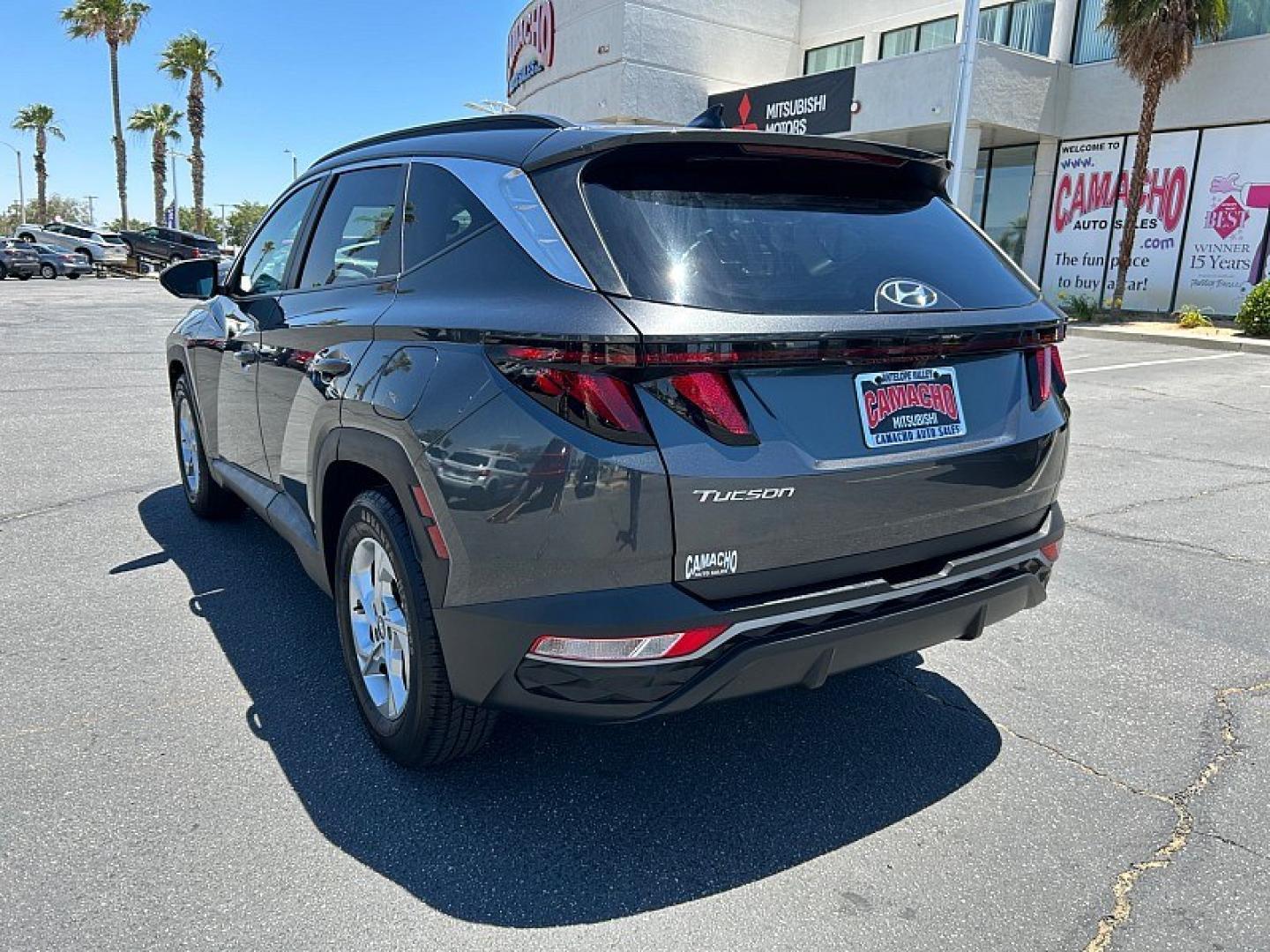 2024 Gray Hyundai Tucson (5NMJB3DEXRH) with an 4-Cyl 2.5 Liter engine, Automatic 8-Spd transmission, located at 412 Auto Vista Drive, Palmdale, 93551, (661) 945-0620, 34.592636, -118.136681 - Photo#5