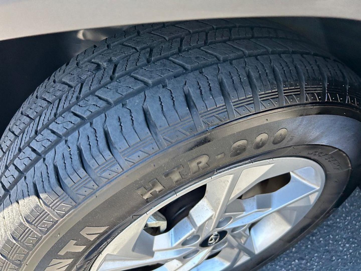 2024 Gray Hyundai Tucson (5NMJB3DEXRH) with an 4-Cyl 2.5 Liter engine, Automatic 8-Spd transmission, located at 412 Auto Vista Drive, Palmdale, 93551, (661) 945-0620, 34.592636, -118.136681 - Photo#8