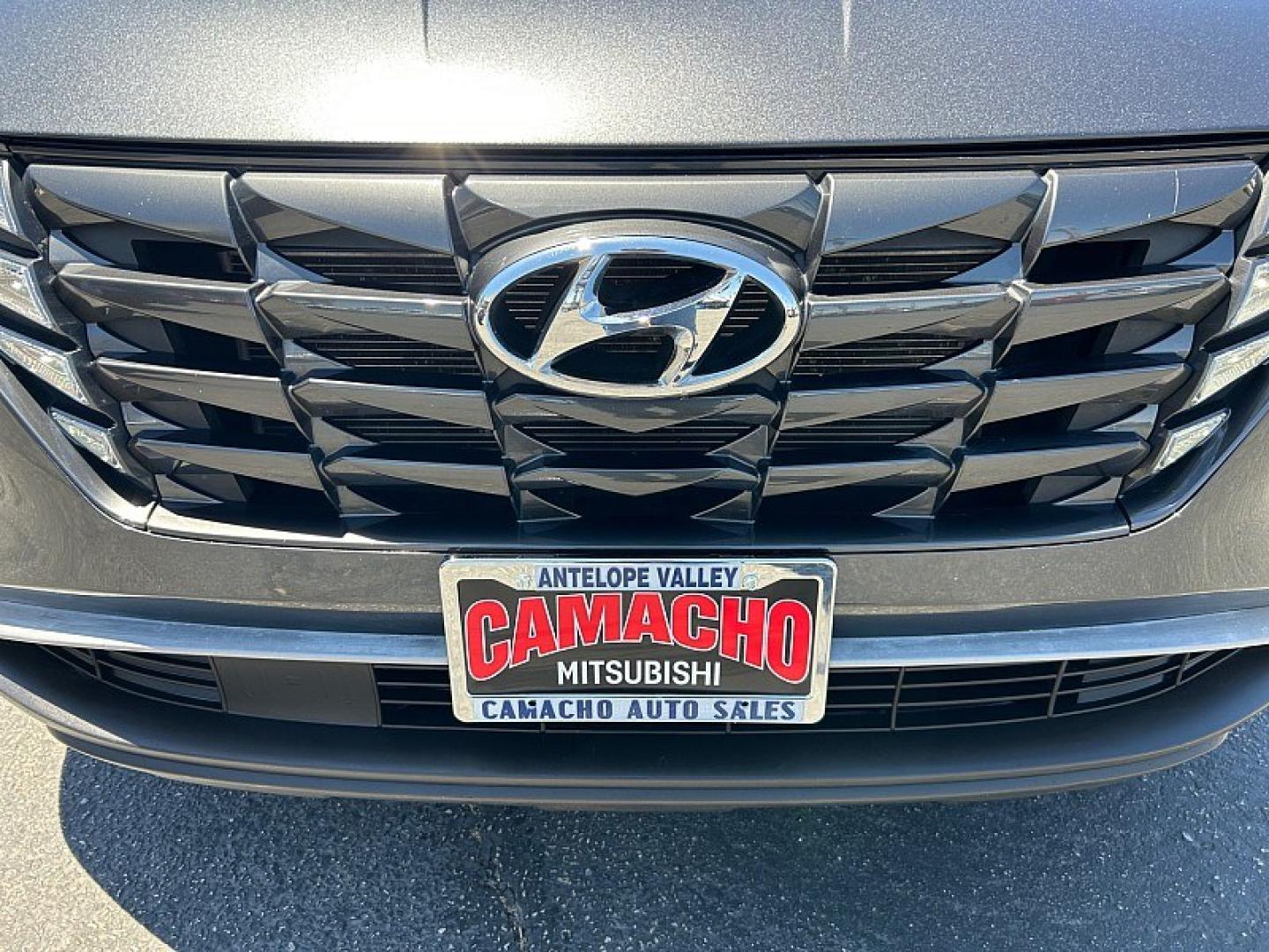 2024 Gray Hyundai Tucson (5NMJB3DEXRH) with an 4-Cyl 2.5 Liter engine, Automatic 8-Spd transmission, located at 412 Auto Vista Drive, Palmdale, 93551, (661) 945-0620, 34.592636, -118.136681 - Photo#12