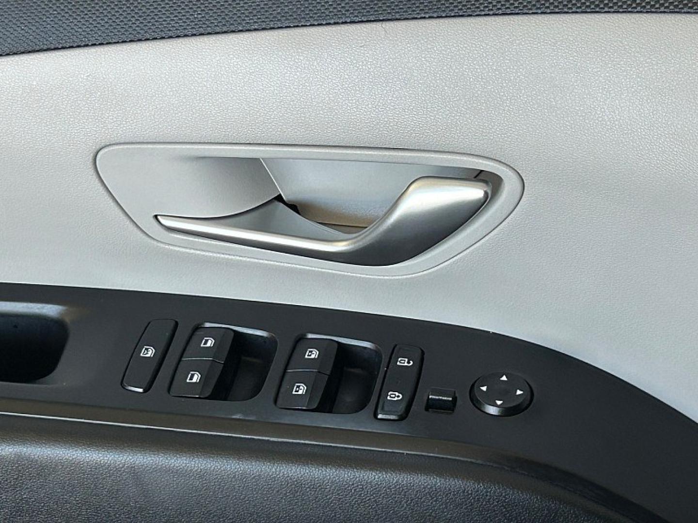 2024 Gray Hyundai Tucson (5NMJB3DEXRH) with an 4-Cyl 2.5 Liter engine, Automatic 8-Spd transmission, located at 412 Auto Vista Drive, Palmdale, 93551, (661) 945-0620, 34.592636, -118.136681 - Photo#24