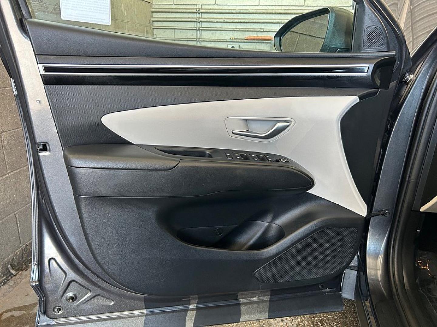 2024 Gray Hyundai Tucson (5NMJB3DEXRH) with an 4-Cyl 2.5 Liter engine, Automatic 8-Spd transmission, located at 412 Auto Vista Drive, Palmdale, 93551, (661) 945-0620, 34.592636, -118.136681 - Photo#29