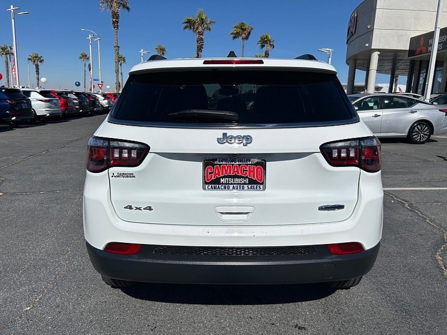 2024 White Jeep Compass (3C4NJDBN8RT) with an 4-Cyl Turbo 2.0 Liter engine, Automatic 8-Spd transmission, located at 412 Auto Vista Drive, Palmdale, 93551, (661) 945-0620, 34.592636, -118.136681- Photo#4