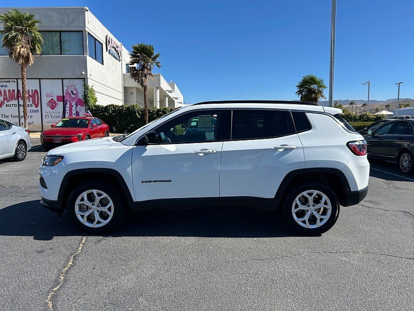 2024 White Jeep Compass (3C4NJDBN8RT) with an 4-Cyl Turbo 2.0 Liter engine, Automatic 8-Spd transmission, located at 412 Auto Vista Drive, Palmdale, 93551, (661) 945-0620, 34.592636, -118.136681- Photo#6