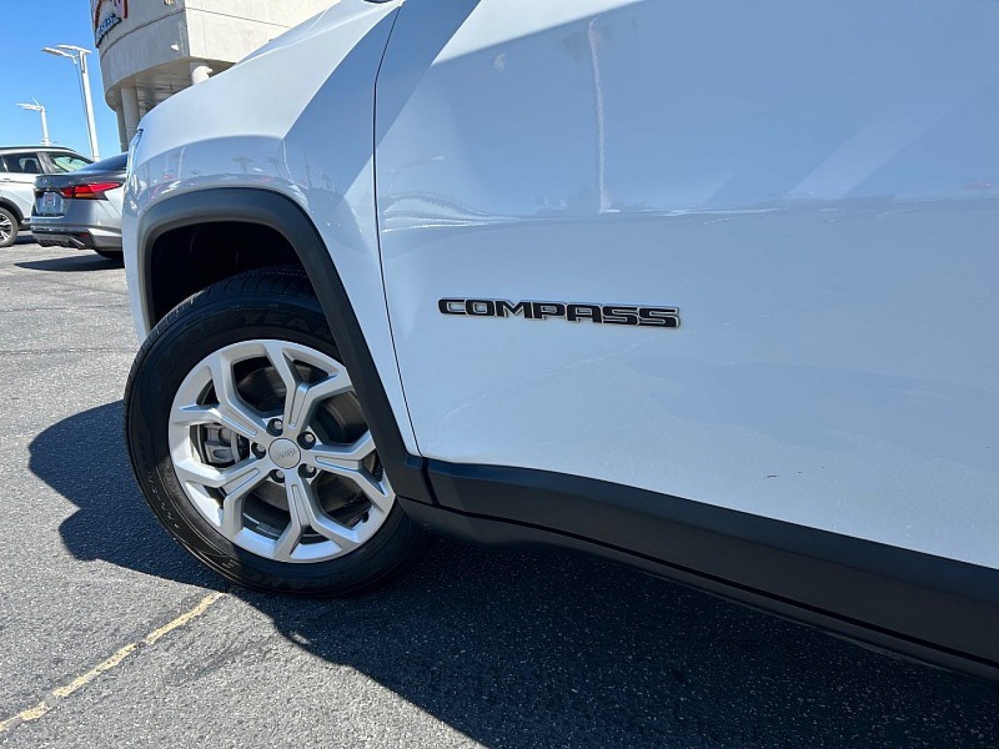2024 White Jeep Compass (3C4NJDBN8RT) with an 4-Cyl Turbo 2.0 Liter engine, Automatic 8-Spd transmission, located at 412 Auto Vista Drive, Palmdale, 93551, (661) 945-0620, 34.592636, -118.136681- Photo#11