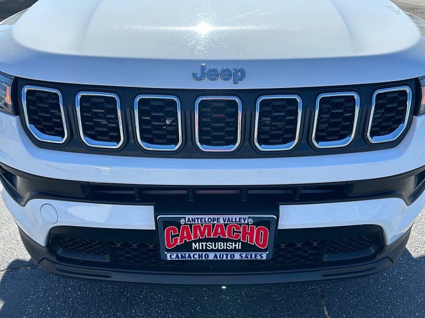 2024 White Jeep Compass (3C4NJDBN8RT) with an 4-Cyl Turbo 2.0 Liter engine, Automatic 8-Spd transmission, located at 412 Auto Vista Drive, Palmdale, 93551, (661) 945-0620, 34.592636, -118.136681- Photo#13