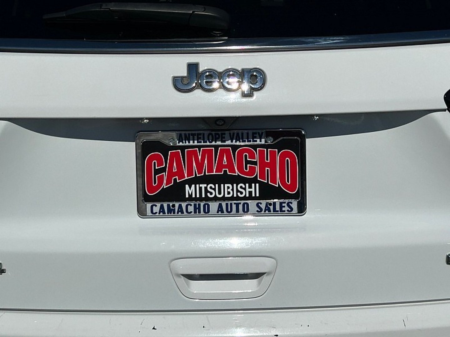 2024 White Jeep Compass (3C4NJDBN8RT) with an 4-Cyl Turbo 2.0 Liter engine, Automatic 8-Spd transmission, located at 412 Auto Vista Drive, Palmdale, 93551, (661) 945-0620, 34.592636, -118.136681- Photo#15