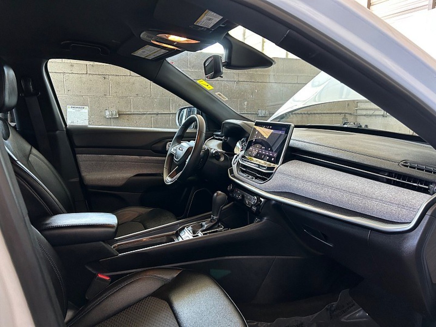 2024 White Jeep Compass (3C4NJDBN8RT) with an 4-Cyl Turbo 2.0 Liter engine, Automatic 8-Spd transmission, located at 412 Auto Vista Drive, Palmdale, 93551, (661) 945-0620, 34.592636, -118.136681- Photo#25