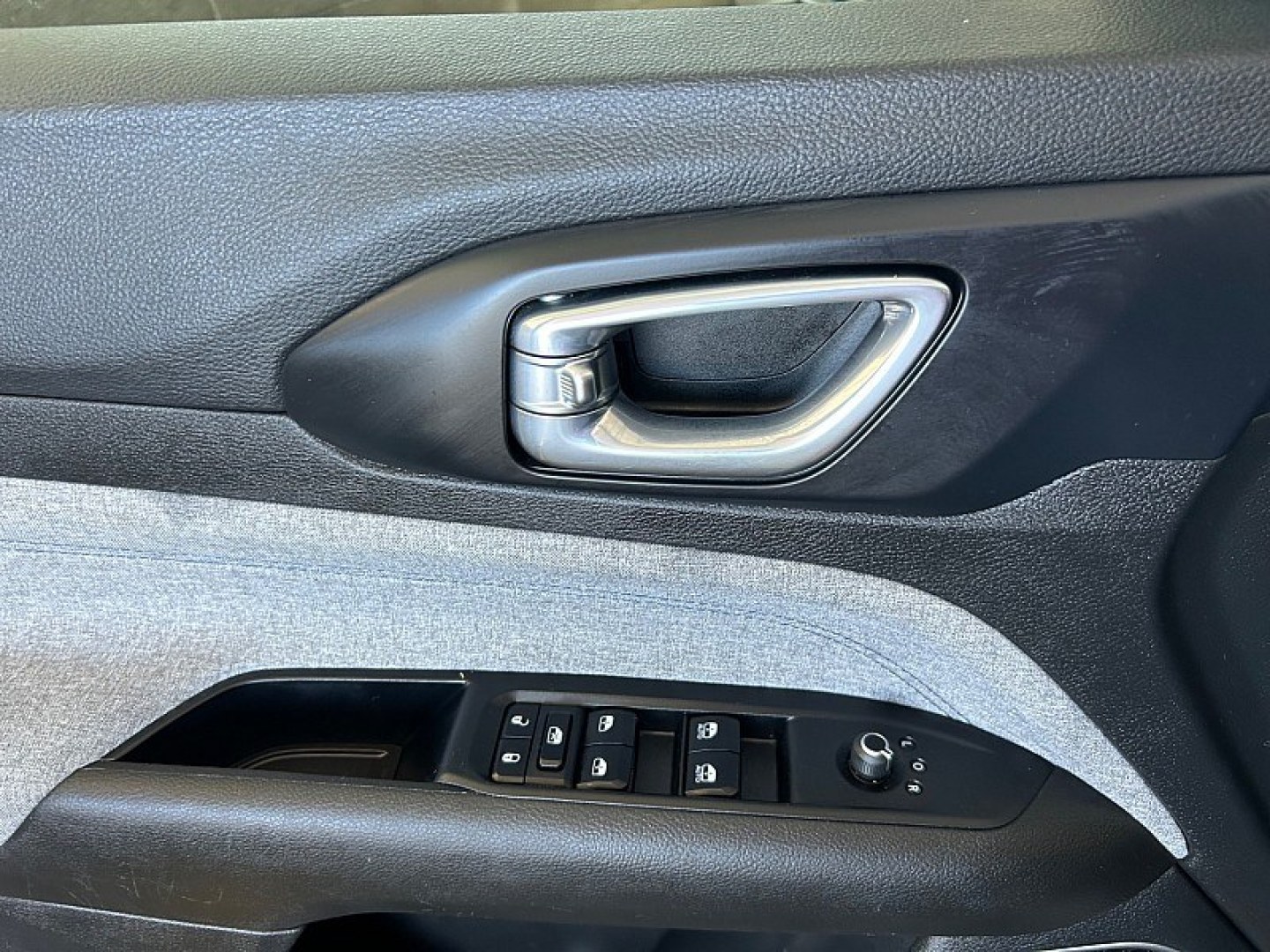 2024 White Jeep Compass (3C4NJDBN8RT) with an 4-Cyl Turbo 2.0 Liter engine, Automatic 8-Spd transmission, located at 412 Auto Vista Drive, Palmdale, 93551, (661) 945-0620, 34.592636, -118.136681- Photo#26