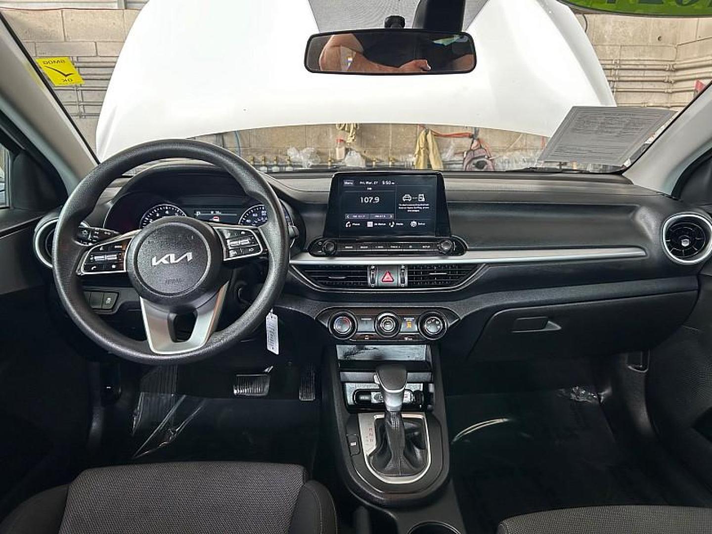 2024 WHITE Kia Forte (3KPF24AD9RE) with an 4-Cyl 2.0 Liter engine, Automatic IVT transmission, located at 412 Auto Vista Drive, Palmdale, 93551, (661) 945-0620, 34.592636, -118.136681- Photo#21