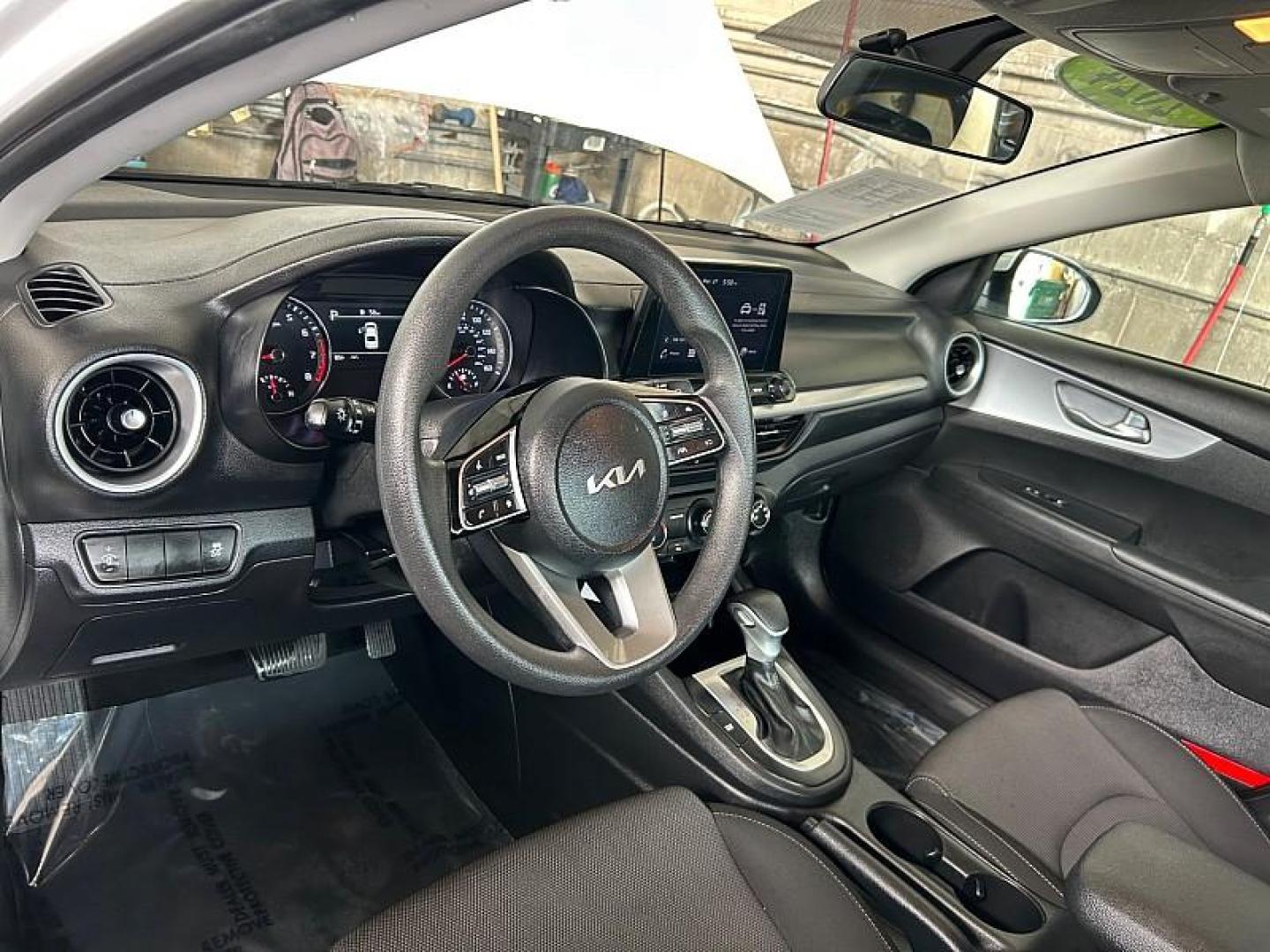 2024 WHITE Kia Forte (3KPF24AD9RE) with an 4-Cyl 2.0 Liter engine, Automatic IVT transmission, located at 412 Auto Vista Drive, Palmdale, 93551, (661) 945-0620, 34.592636, -118.136681- Photo#22
