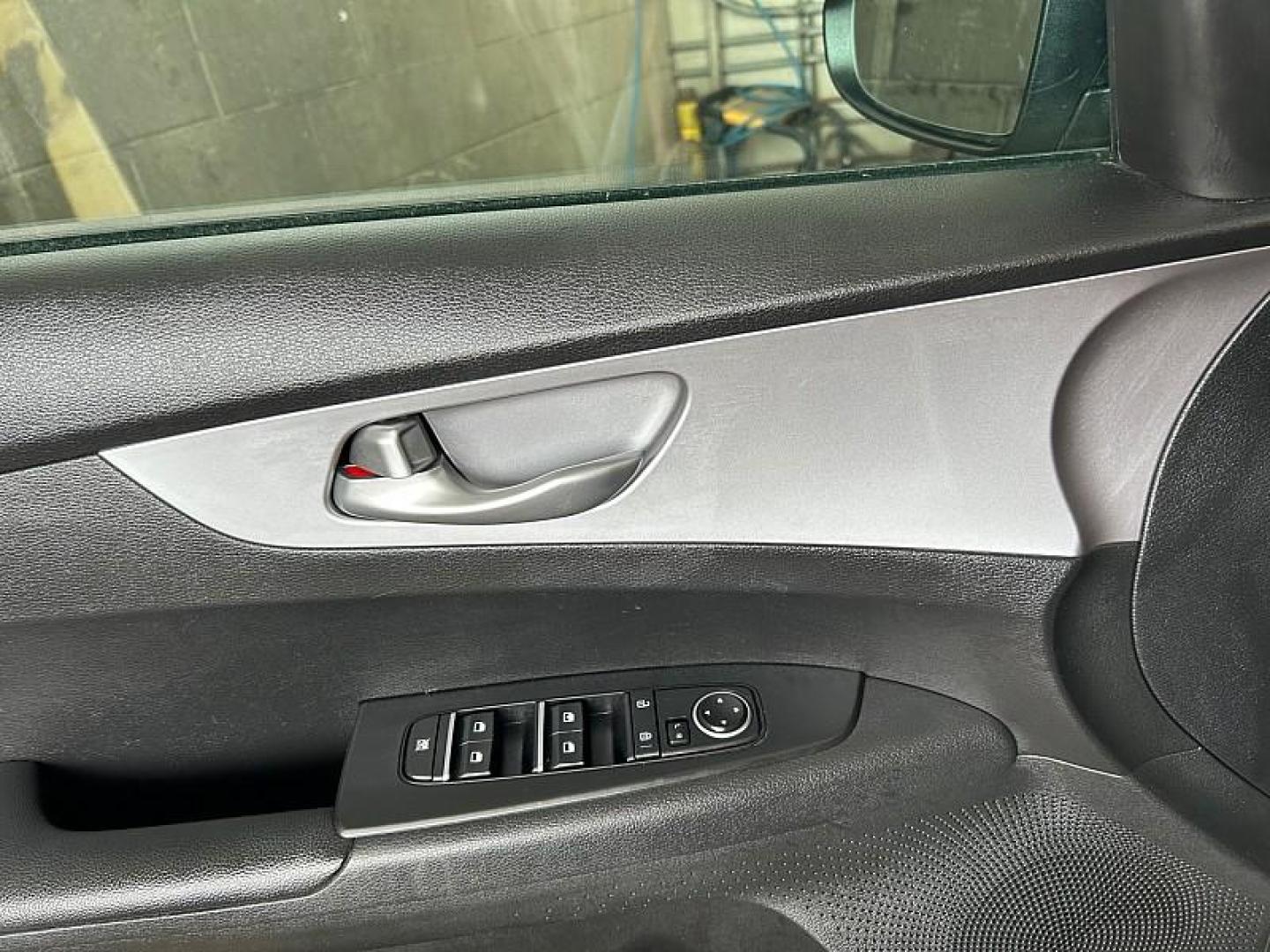 2024 WHITE Kia Forte (3KPF24AD9RE) with an 4-Cyl 2.0 Liter engine, Automatic IVT transmission, located at 412 Auto Vista Drive, Palmdale, 93551, (661) 945-0620, 34.592636, -118.136681- Photo#25