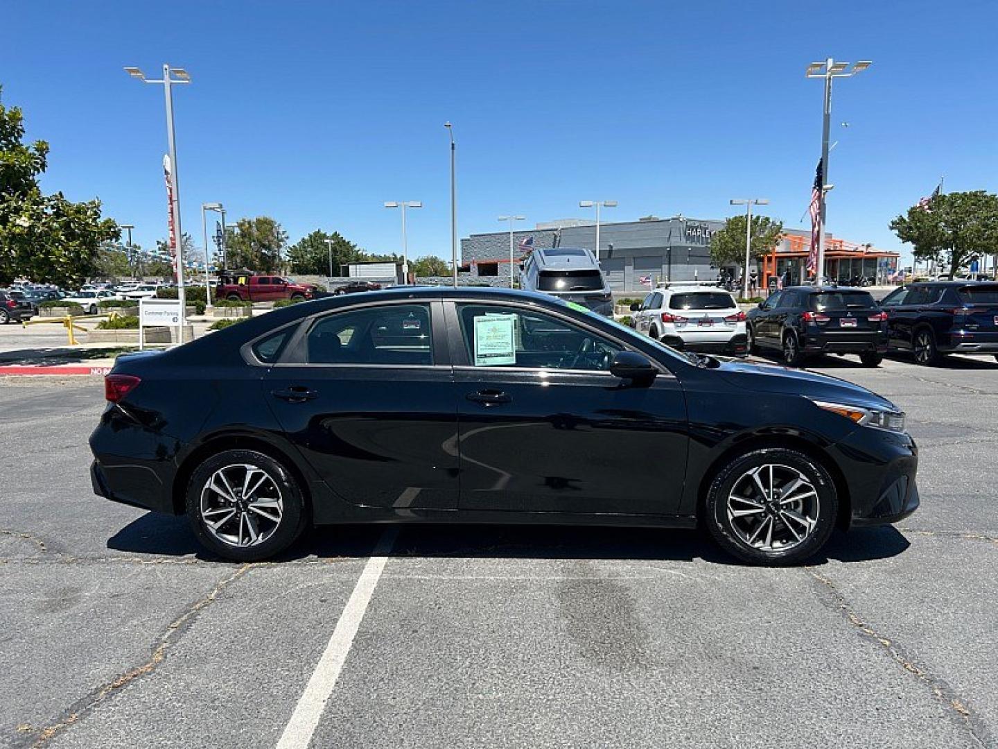 2024 BLACK Kia Forte (3KPF24AD3RE) with an 4-Cyl 2.0 Liter engine, Automatic IVT transmission, located at 412 Auto Vista Drive, Palmdale, 93551, (661) 945-0620, 34.592636, -118.136681 - Photo#5