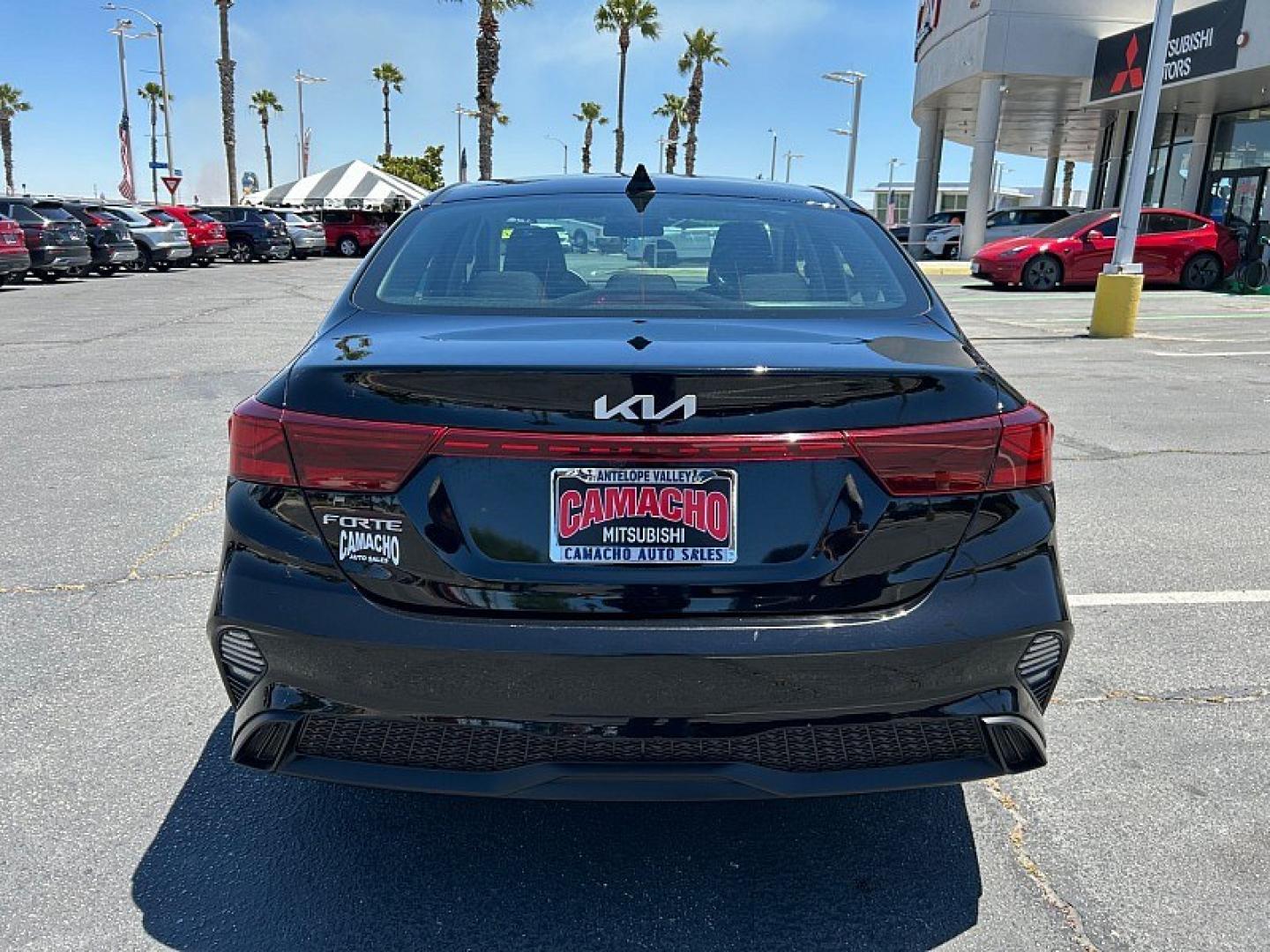 2024 BLACK Kia Forte (3KPF24AD3RE) with an 4-Cyl 2.0 Liter engine, Automatic IVT transmission, located at 412 Auto Vista Drive, Palmdale, 93551, (661) 945-0620, 34.592636, -118.136681 - Photo#7