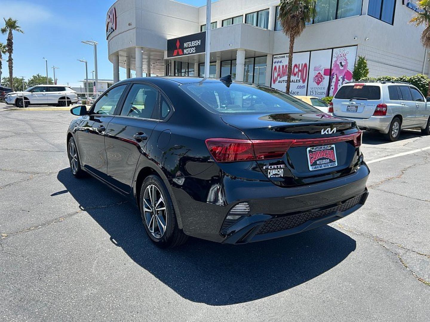 2024 BLACK Kia Forte (3KPF24AD3RE) with an 4-Cyl 2.0 Liter engine, Automatic IVT transmission, located at 412 Auto Vista Drive, Palmdale, 93551, (661) 945-0620, 34.592636, -118.136681 - Photo#8