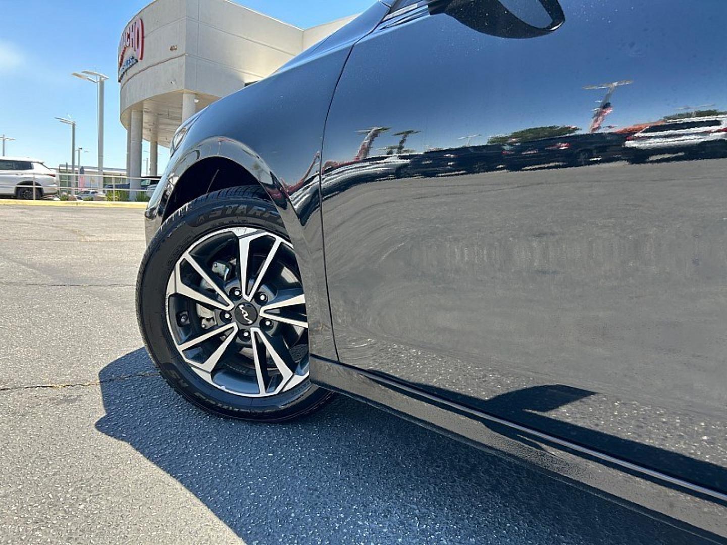2024 BLACK Kia Forte (3KPF24AD3RE) with an 4-Cyl 2.0 Liter engine, Automatic IVT transmission, located at 412 Auto Vista Drive, Palmdale, 93551, (661) 945-0620, 34.592636, -118.136681 - Photo#9